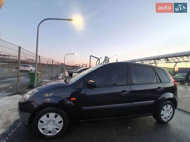 Хэтчбек Ford Fiesta 2008 в Киеве