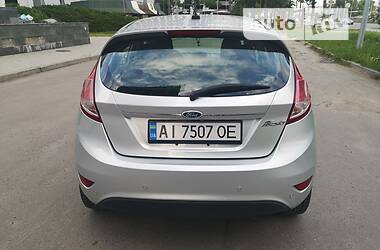 Хетчбек Ford Fiesta 2016 в Києві