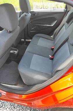 Хэтчбек Ford Fiesta 2012 в 