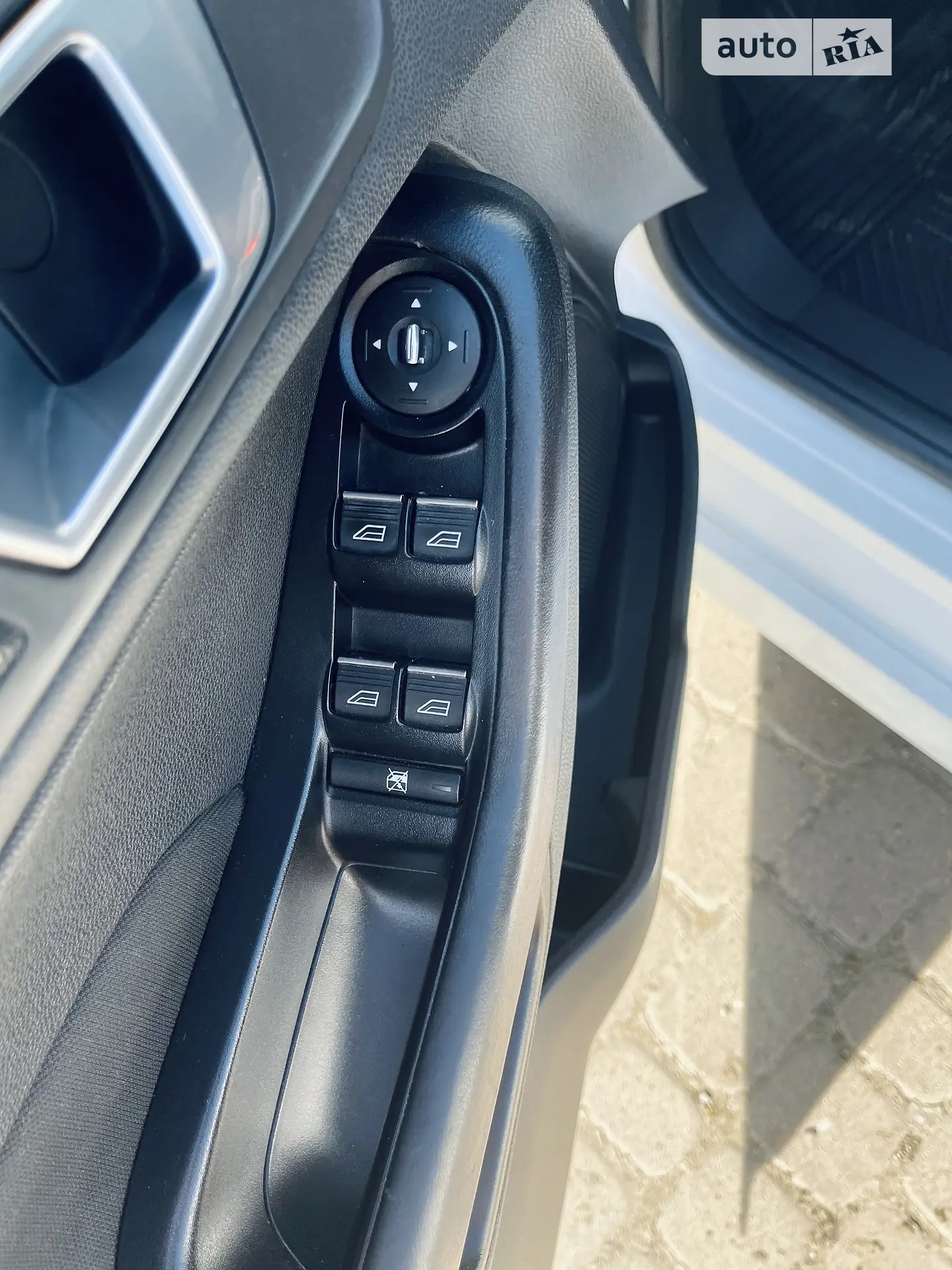 2013 Ford Fiesta - мініатюра 16