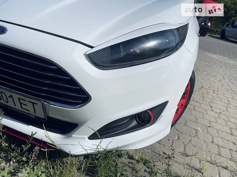 Хэтчбек Ford Fiesta 2013 в Ужгороде