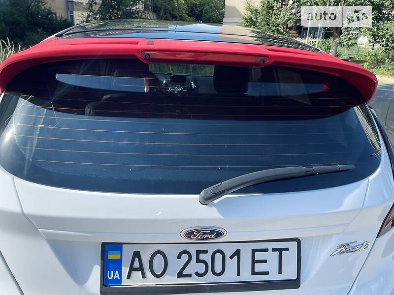 Хэтчбек Ford Fiesta 2013 в Ужгороде