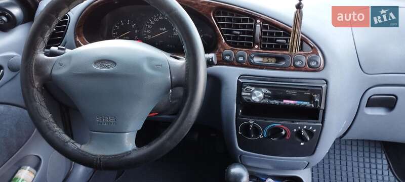 Хэтчбек Ford Fiesta 1998 в Одессе