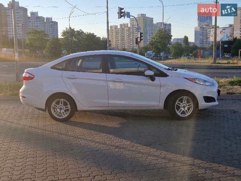 Седан Ford Fiesta 2019 в Киеве