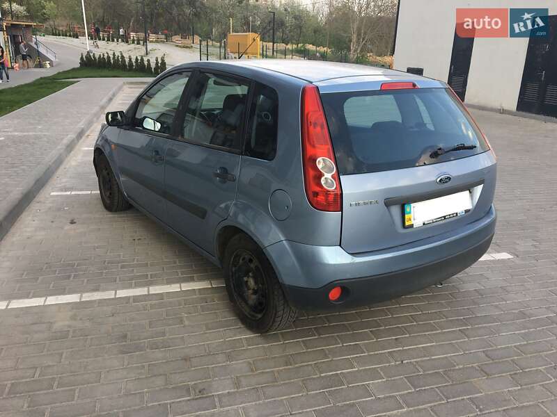 Хэтчбек Ford Fiesta 2006 в Львове