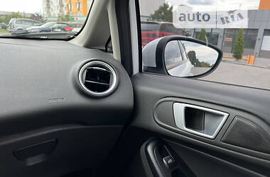 Хэтчбек Ford Fiesta 2017 в 