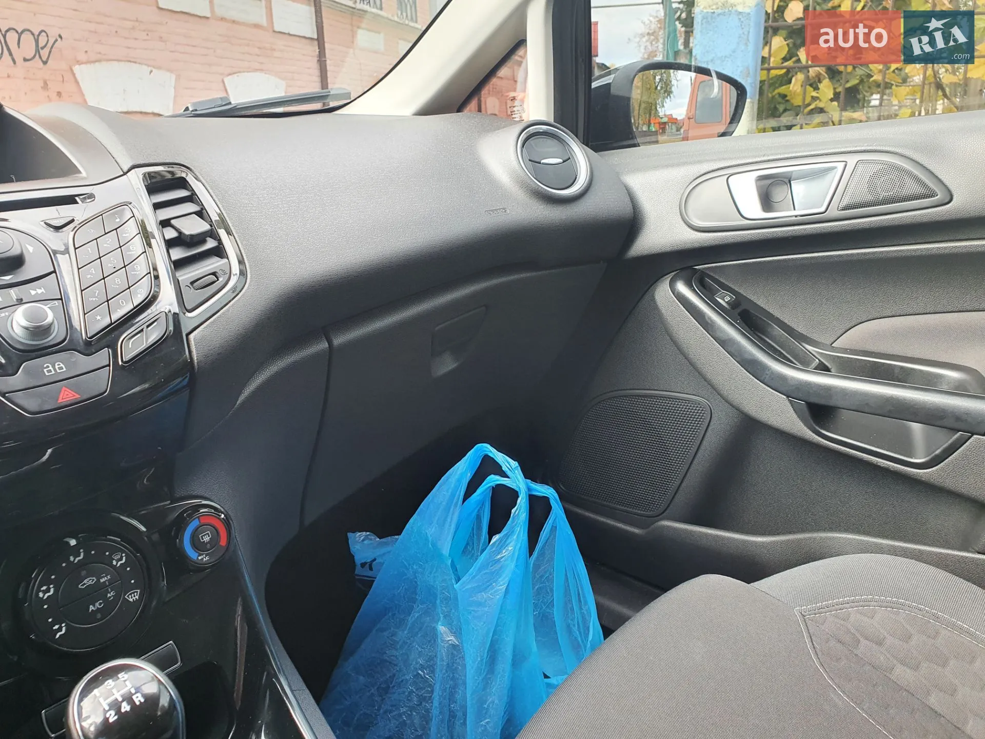 2013 Ford Fiesta - мініатюра 17