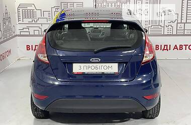 Хэтчбек Ford Fiesta 2015 в Киеве