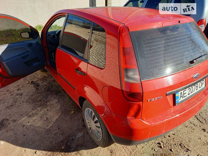 Хэтчбек Ford Fiesta 2002 в Павлограде
