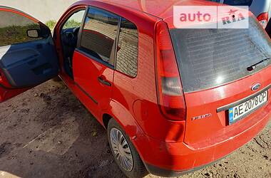 Хэтчбек Ford Fiesta 2002 в 