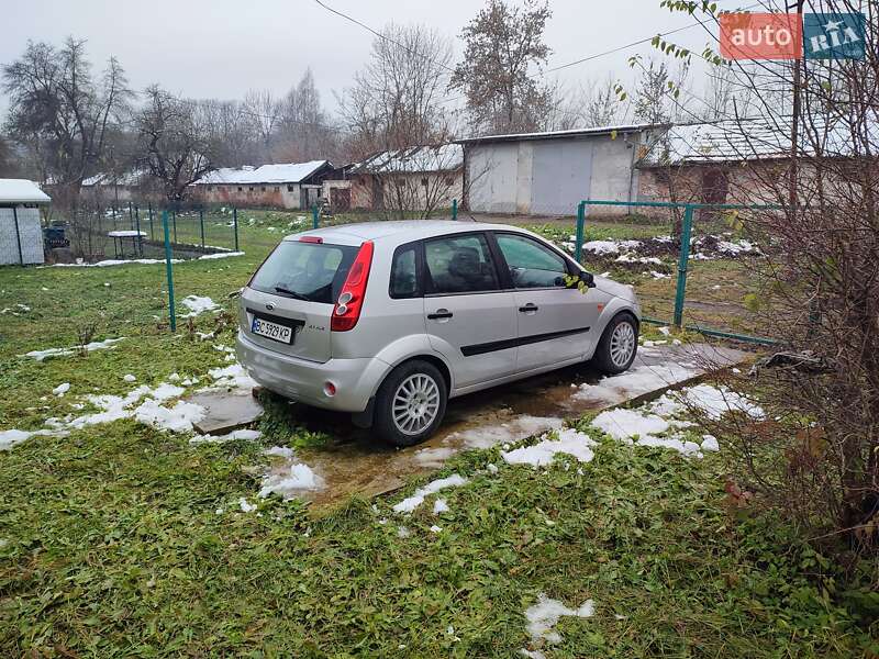 Хэтчбек Ford Fiesta 2006 в Львове