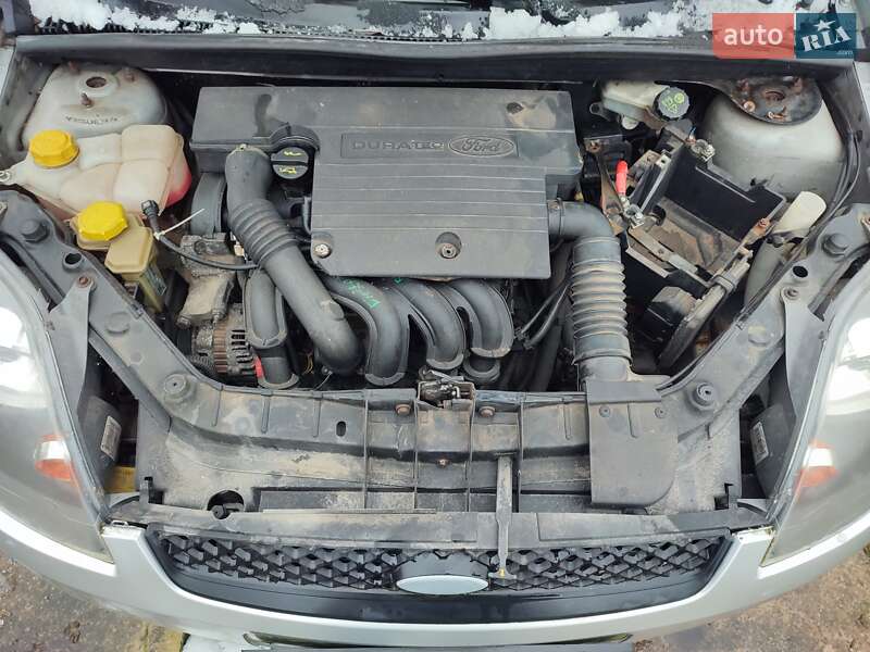 Хэтчбек Ford Fiesta 2006 в Львове