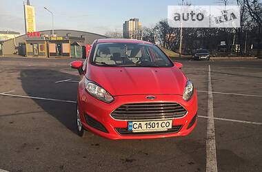 Хэтчбек Ford Fiesta 2015 в Киеве