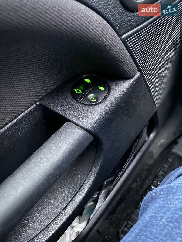 Хэтчбек Ford Fiesta 2007 в Черновцах