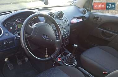 Хэтчбек Ford Fiesta 2006 в Ровно