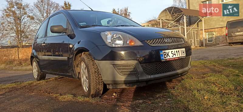 Хэтчбек Ford Fiesta 2006 в Ровно