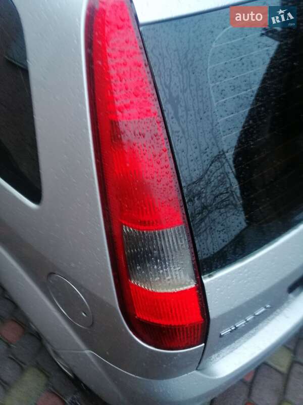 Хетчбек Ford Fiesta 2005 в Дніпрі