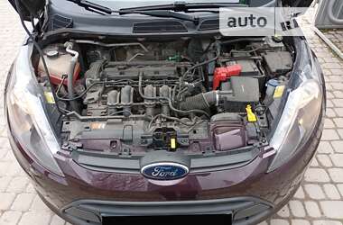 Хэтчбек Ford Fiesta 2010 в 