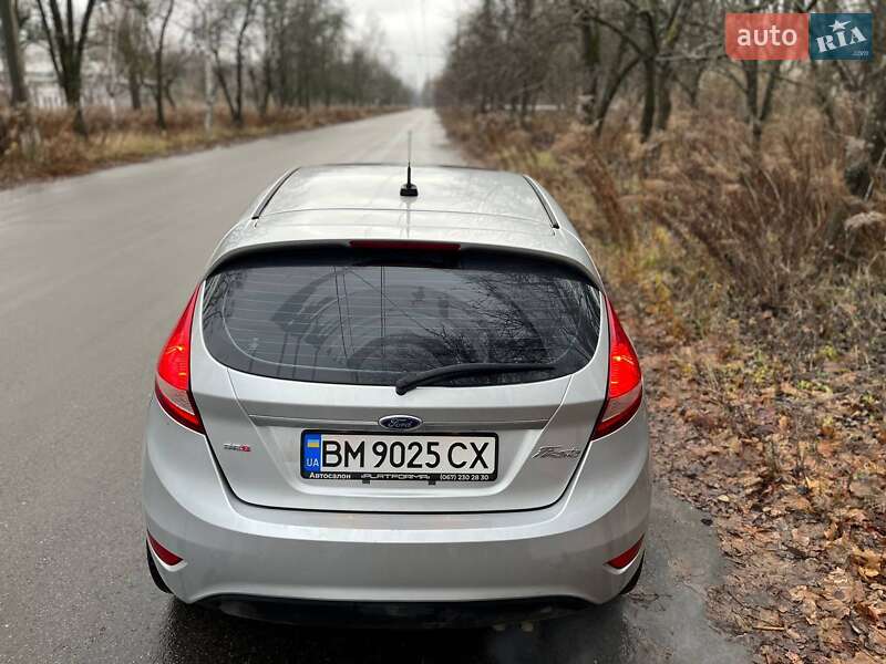 Хетчбек Ford Fiesta 2011 в Сумах