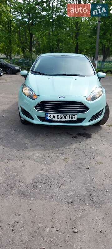 Хэтчбек Ford Fiesta 2016 в Киеве