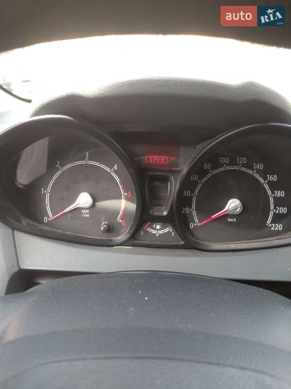 Хэтчбек Ford Fiesta 2011 в Херсоне фото 6 Хэтчбек Ford Fiesta 2011 в Херсоне