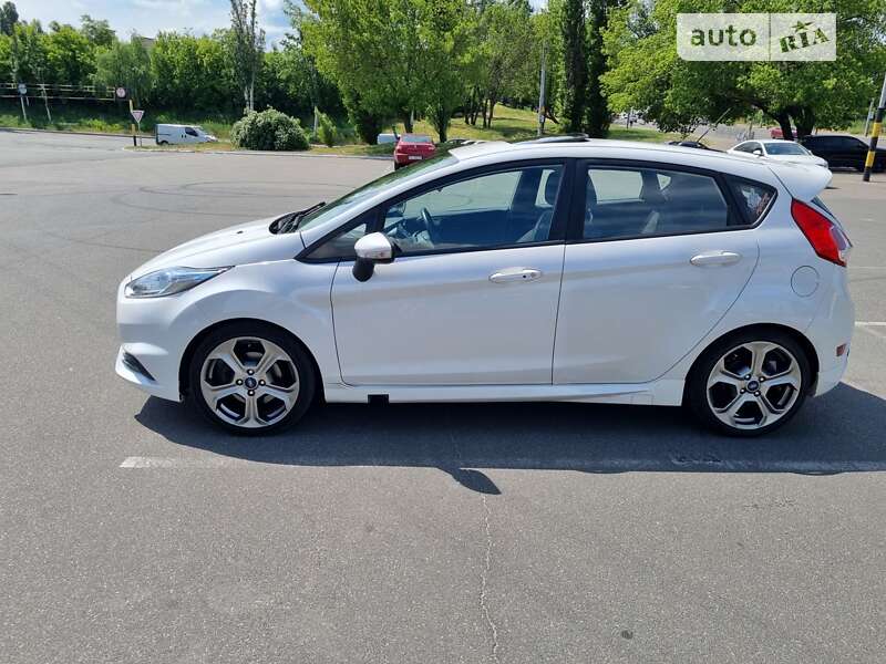 Хэтчбек Ford Fiesta 2019 в Киеве