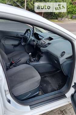 Хетчбек Ford Fiesta 2011 в 