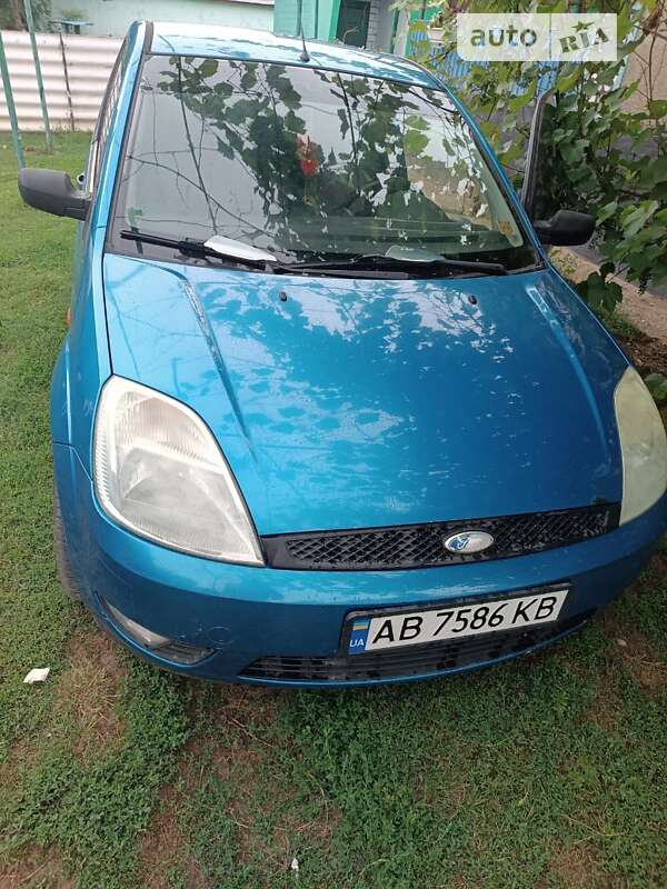 Хэтчбек Ford Fiesta 2004 в Томашполе