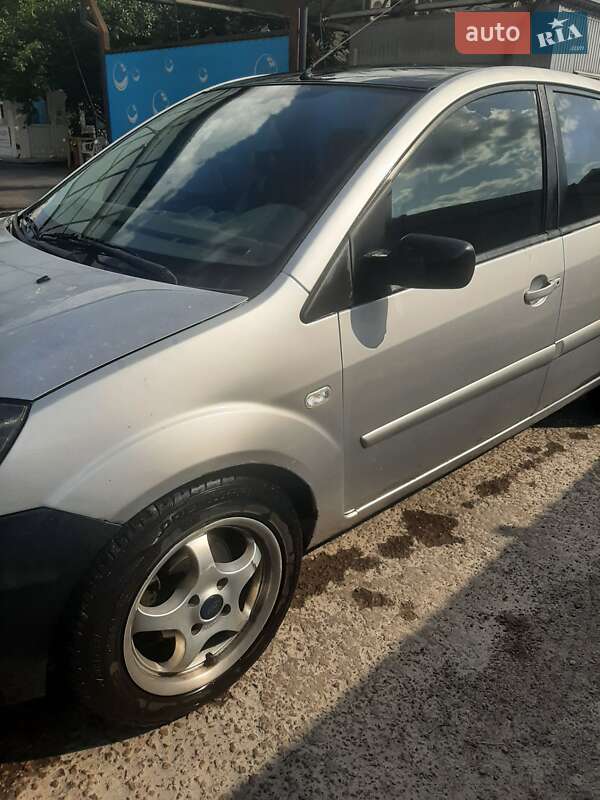 Хэтчбек Ford Fiesta 2006 в Борисполе