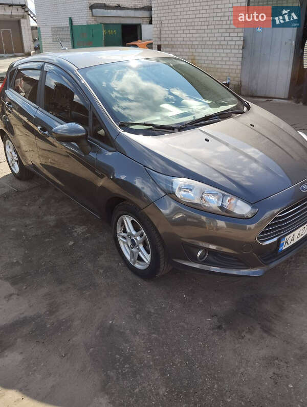 Хэтчбек Ford Fiesta 2017 в Киеве