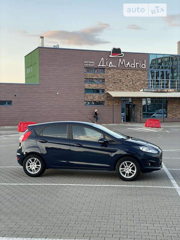 Хэтчбек Ford Fiesta 2015 в Киеве