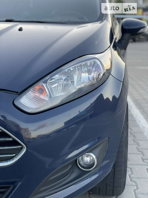 Хэтчбек Ford Fiesta 2015 в Киеве