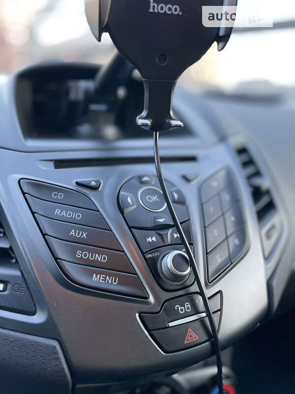 Хэтчбек Ford Fiesta 2015 в Киеве