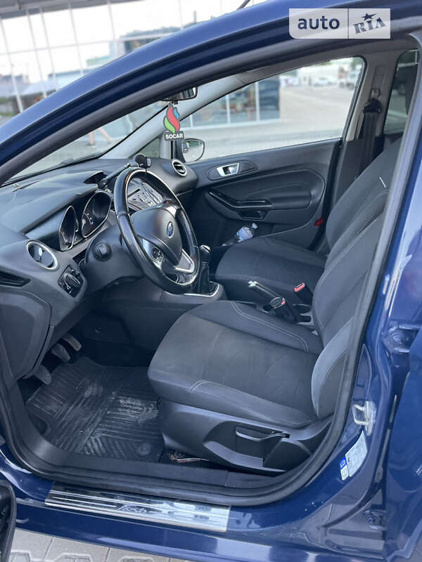 Хэтчбек Ford Fiesta 2015 в Киеве