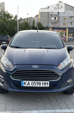 Хэтчбек Ford Fiesta 2015 в Киеве