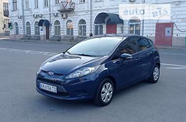 Хетчбек Ford Fiesta 2012 в 