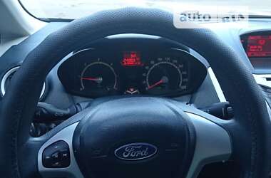 Хетчбек Ford Fiesta 2012 в 
