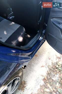 Хэтчбек Ford Fiesta 2013 в 