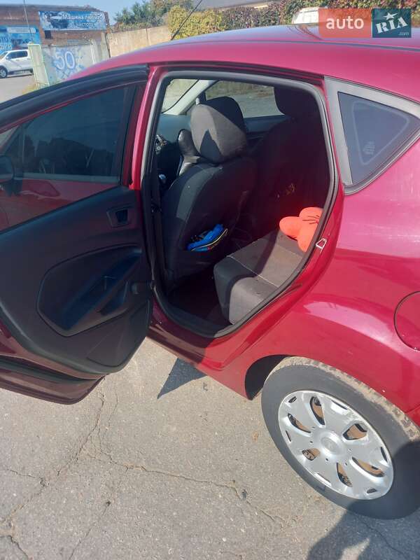 Хэтчбек Ford Fiesta 2011 в Полтаве