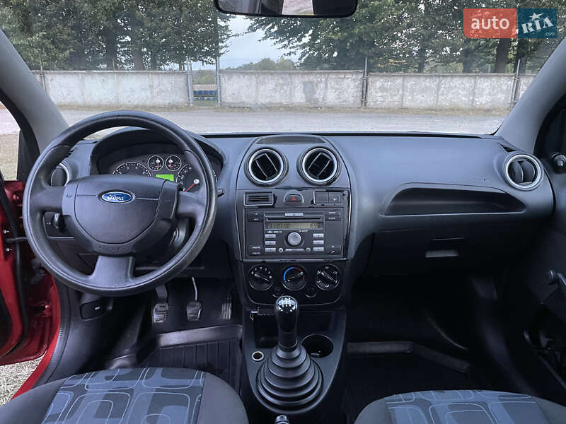 Хетчбек Ford Fiesta 2008 в Полтаві