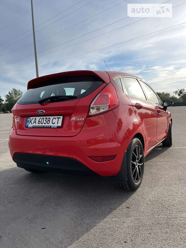 Хетчбек Ford Fiesta 2014 в Києві