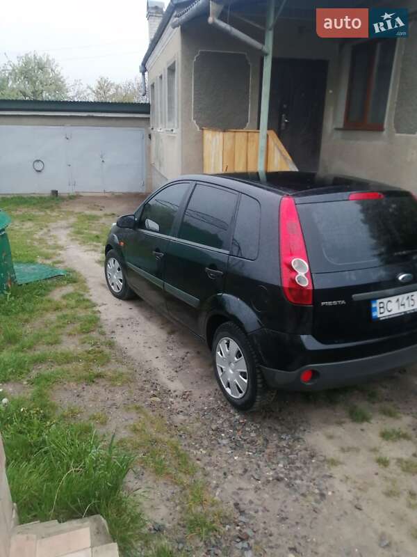 Хэтчбек Ford Fiesta 2006 в Золочеве