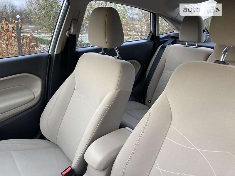 Седан Ford Fiesta 2018 в Львові