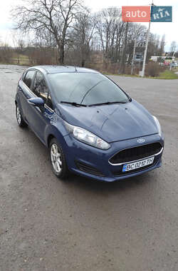 Хэтчбек Ford Fiesta 2016 в 