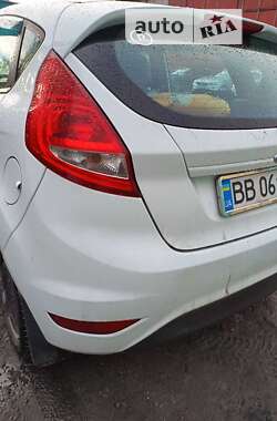 Хэтчбек Ford Fiesta 2012 в Украинке