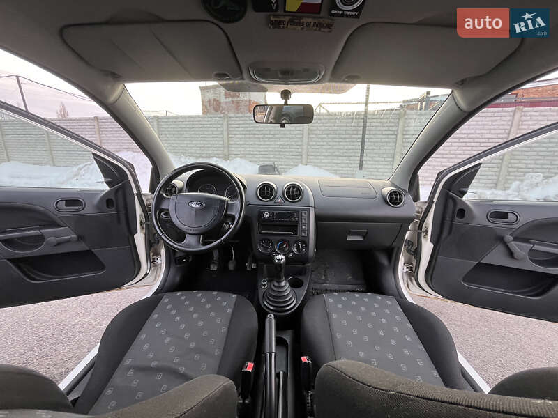 Хэтчбек Ford Fiesta 2004 в Чернигове фото 9 Хэтчбек Ford Fiesta 2004 в Чернигове