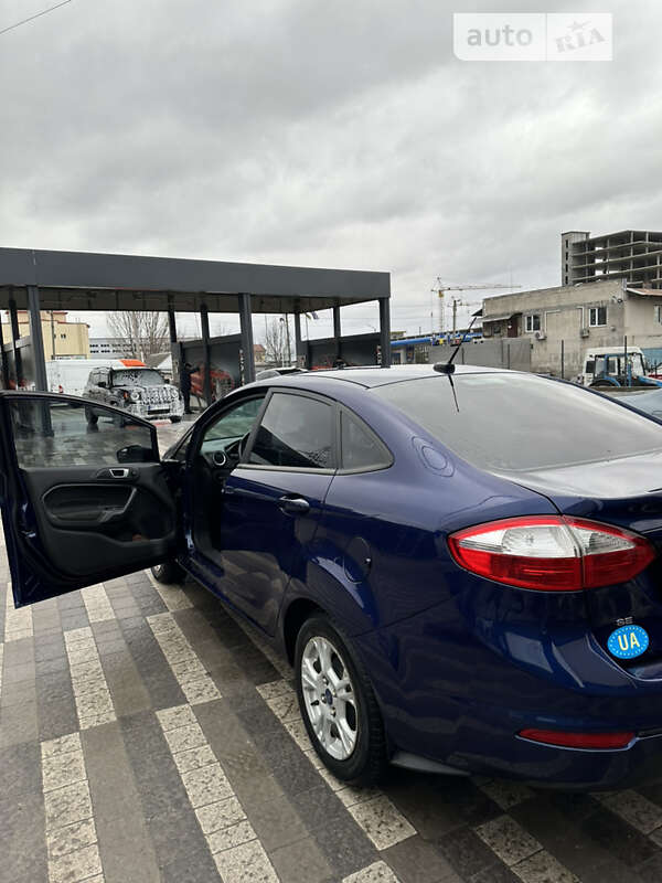 Седан Ford Fiesta 2016 в Львове