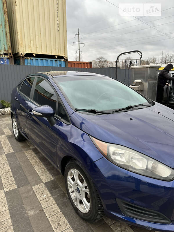 Седан Ford Fiesta 2016 в Львове