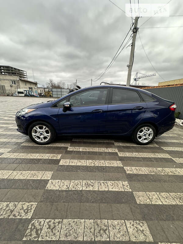 Седан Ford Fiesta 2016 в Львове