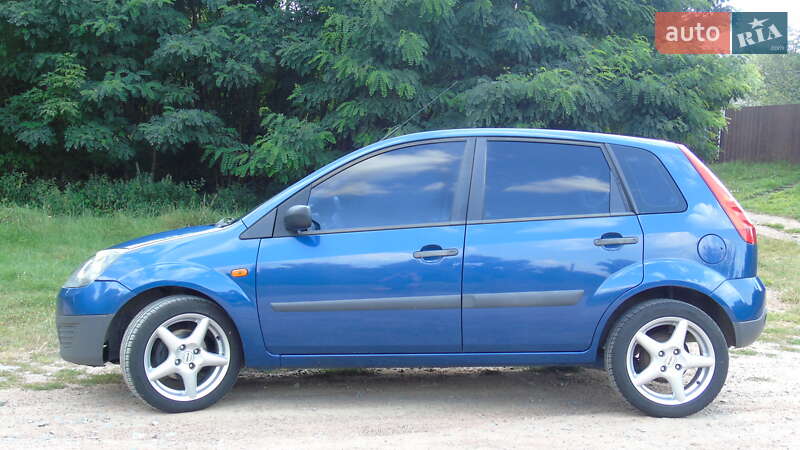 Хэтчбек Ford Fiesta 2006 в Николаеве